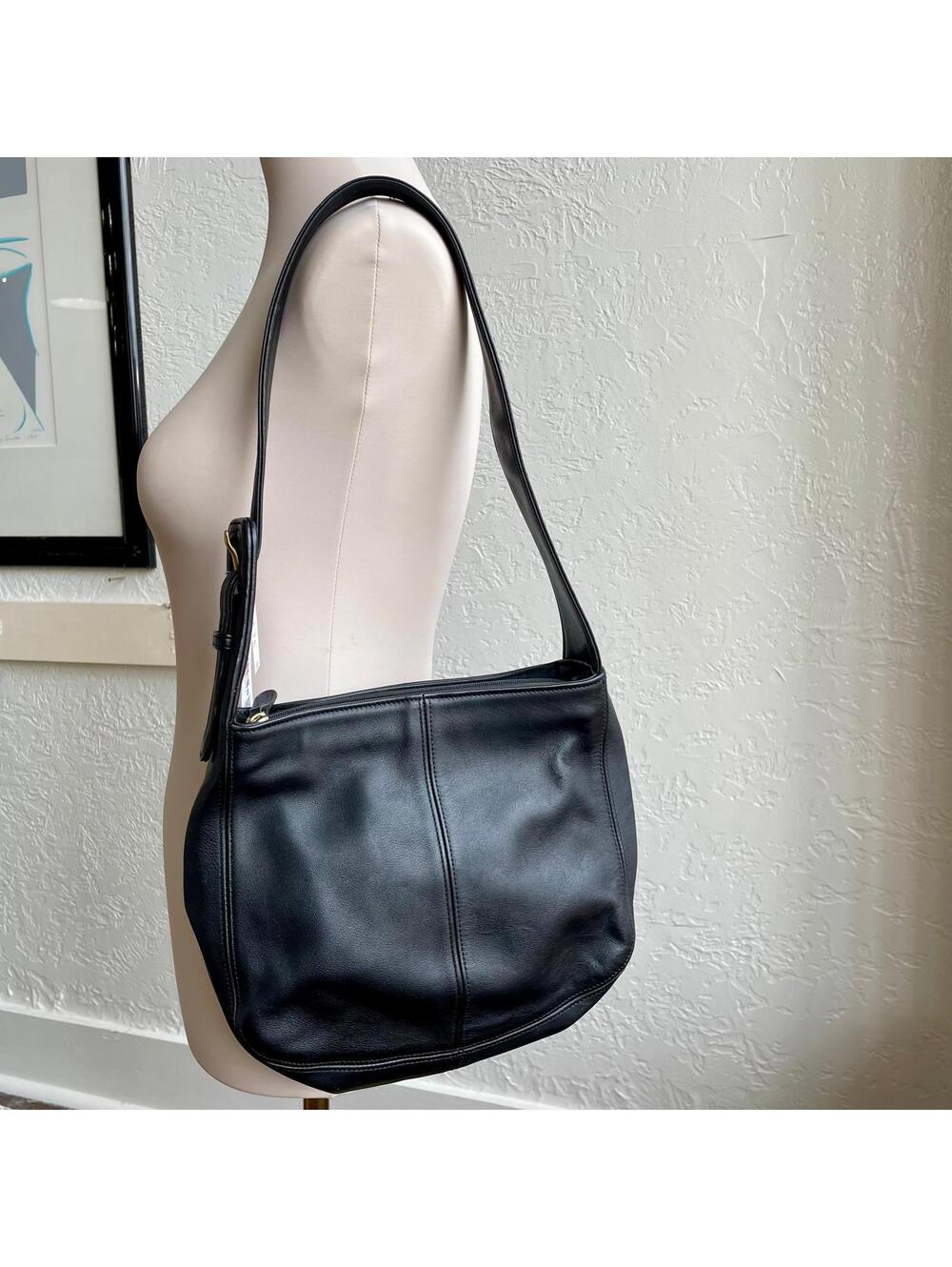 Coach Black Vintage Flatiron Zip #4174